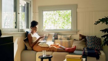 Airbnb เอาใจ Digital Nomad เปิดตัวฟีเจอร์วัดความเร็ว WiFi ในบ้านพัก