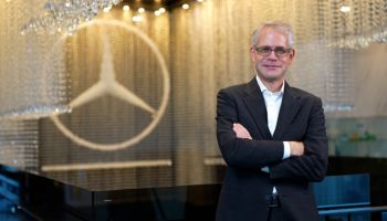 LINE ตอกย้ำบทบาทแพลตฟอร์มขับเคลื่อนธุรกิจออนไลน์ พิชิตใจลูกค้า ชูความสำเร็จ Mercedes-Benz กับกลยุทธ์ยึดลูกค้าเป็นศูนย์กลาง
