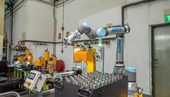 Universal Robots เพิ่มการผลิตให้ "เซ่งเฮง เอ็นจิเนียริ่ง" ผู้ผลิตรายใหญ่ของสิงคโปร์ถึง 50 เปอร์เซ็นต์ภายในเวลา 3 เดือน