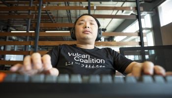 Vulcan Coalition ช่วยคนพิการฝึกสอน AI เป็นอาชีพ