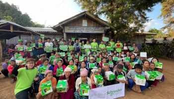 ชไนเดอร์ อิเล็คทริค มอบโคมไฟโมบิยาสานต่อเจตนารมณ์ พลังงานเพื่อชีวิต
