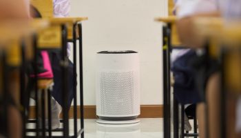LG ห่วงใยสุขภาพเยาวชน มอบเครื่องฟอกอากาศมูลค่า 1 ล้านบาท ให้แก่โรงเรียนและศูนย์พัฒนาเด็กเล็กในพื้นที่ภาคเหนือ