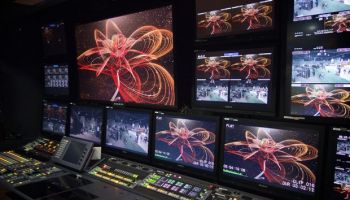 ญี่ปุ่น แนะเปลี่ยนทันที Digital TV คุณภาพดูสด 8K ตั้งเป้า 5 ล้านเครื่อง ทันโอลิปิก 2020 งัดไม้เด็ด " เปลี่ยนครั้งนี้ใช้งานได้ถึง 10 ปี "