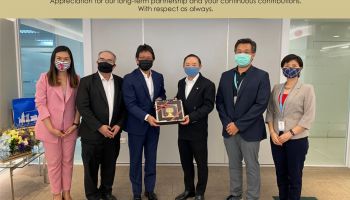 ผู้บริหาร TCC Technology Group ร่วมแสดงความยินดีกับพันเอกเรืองทรัพย์ โฆวินทะ  ในโอกาสก้าวสู่บทบาทที่ปรึกษา UIH