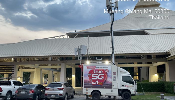กลุ่มทรู ติดตั้งรถโมบายล์ COW เครือข่ายอัจฉริยะ True5G รวมทั้ง 4G และ WiFi ภายในโรงพยาบาลสนาม