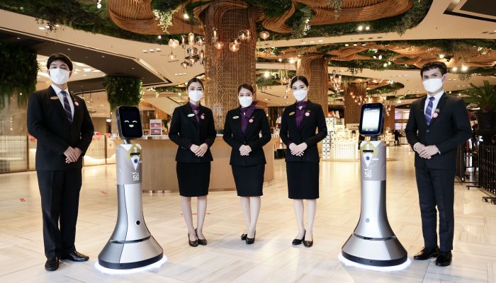 AIS แท็คทีม สยามพารากอน และ TKK ขนทัพหุ่นยนต์ Robot Smart Retail  มอบประสบการณ์เหนือขั้น ตอบรับวิถีใหม่ของโลก Retailogy   