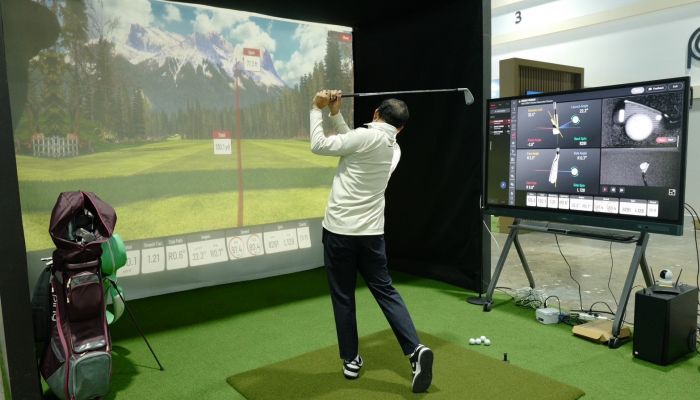 BenQ ร่วมกับ Uneekor โชว์นวัตกรรมเด่น Golf Simulator Projector  รุ่น LK936ST ในงาน Thailand Golf Expo 2024