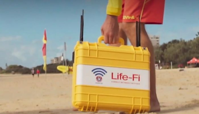 ออสเตรเลีย ให้บริการ Life-Fi ( Wi-Fi ฟรี ) เหตุพบคน 5ชาติ จมน้ำบ่อยบนหาด Surfers Paradise