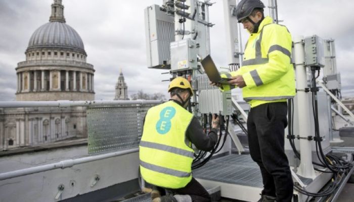 อังกฤษสั่งปรับ 10% ของผลประกอบการ หากวางระบบ 5G ไม่ทัน เอกชนจี้ประมูล 700 MHz ครอบคลุมทันทีทั่วประเทศ