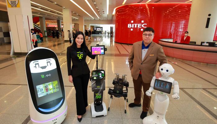 AIS นำหุ่นยนต์ 5G ดูแลสุขอนามัยคนไทยเดินชมงาน ภายในศูนย์นิทรรศการและการประชุมไบเทค (BITEC)