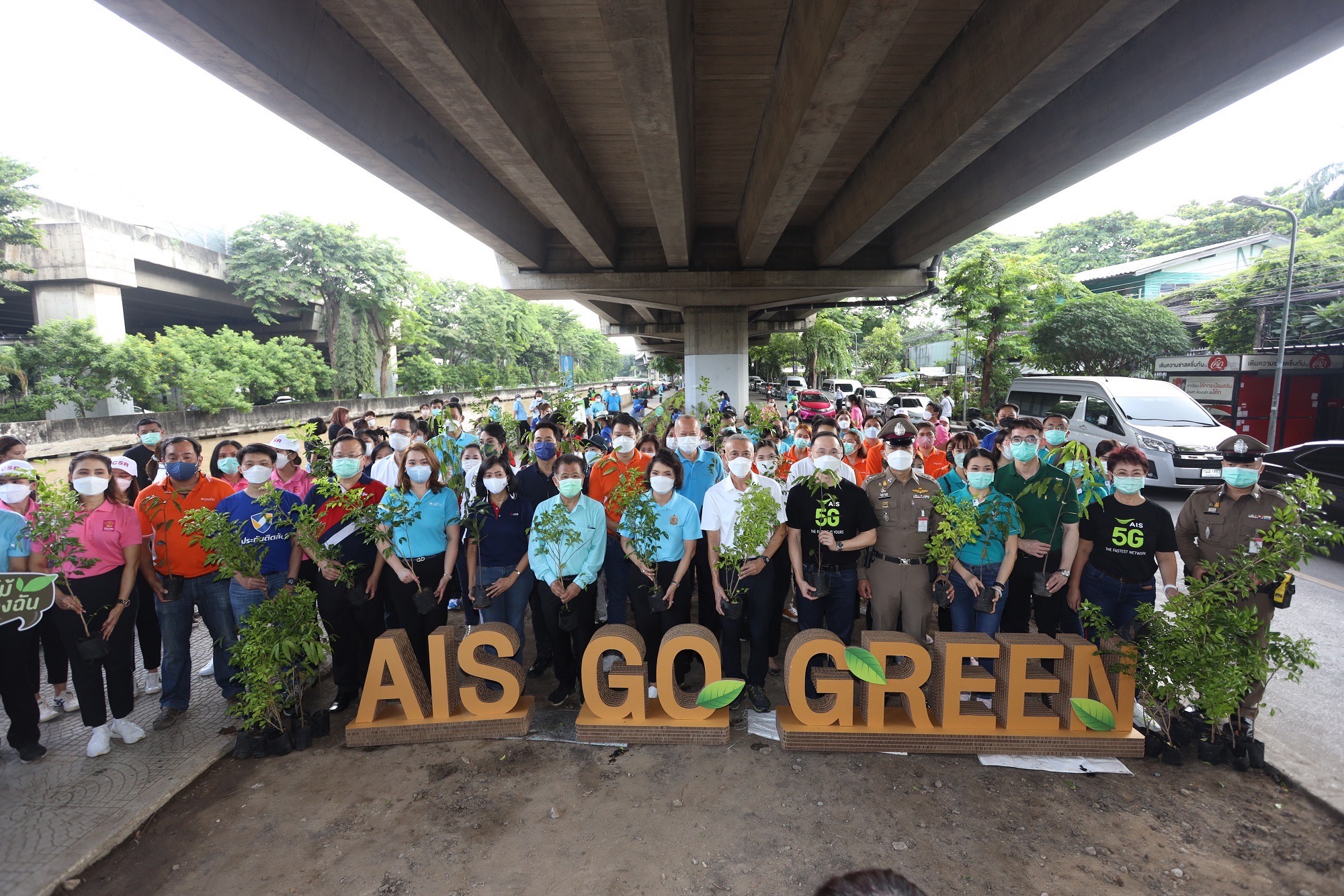 AIS Go Green รวมพลัง 17 พันธมิตรกลุ่มกรีนพหลโยธิน และเขตพญาไท เดินหน้าสร้างพื้นที่สีเขียวทั่วกทม.ต่อเนื่อง เป้าหมายปลูกต้นไม้ 100,000 ต้น