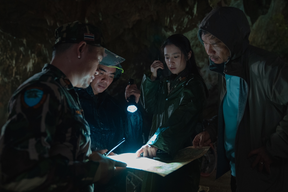 Netflix เผยแรงบันดาลใจเบื้องหลังการสร้างกลุ่มตัวละครสมมติ  ในลิมิเต็ดซีรีส์ ถ้ำหลวง: ภารกิจแห่งความหวัง (Thai Cave Rescue) ที่มาร่วมเติมเต็มเรื่องราวเบื้องหลังภารกิจครั้งประวัติศาสตร์