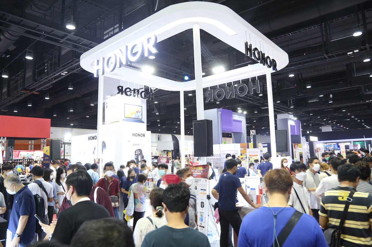 HONOR ประเดิม Thailand Mobile Expo ครั้งแรก กวาดยอดขายทะลุเป้ากว่า 120%