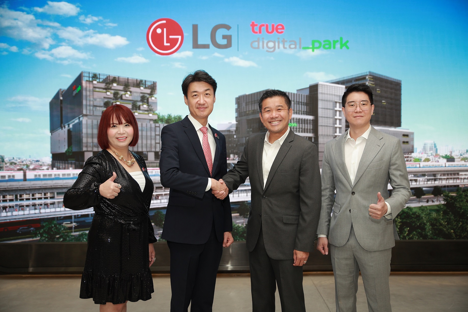 LG ส่งนวัตกรรมจอแสดงผลสุดล้ำ เติมเต็มไลฟ์สไตล์แห่งอนาคตที่ ทรู ดิจิทัล พาร์ค เวสต์