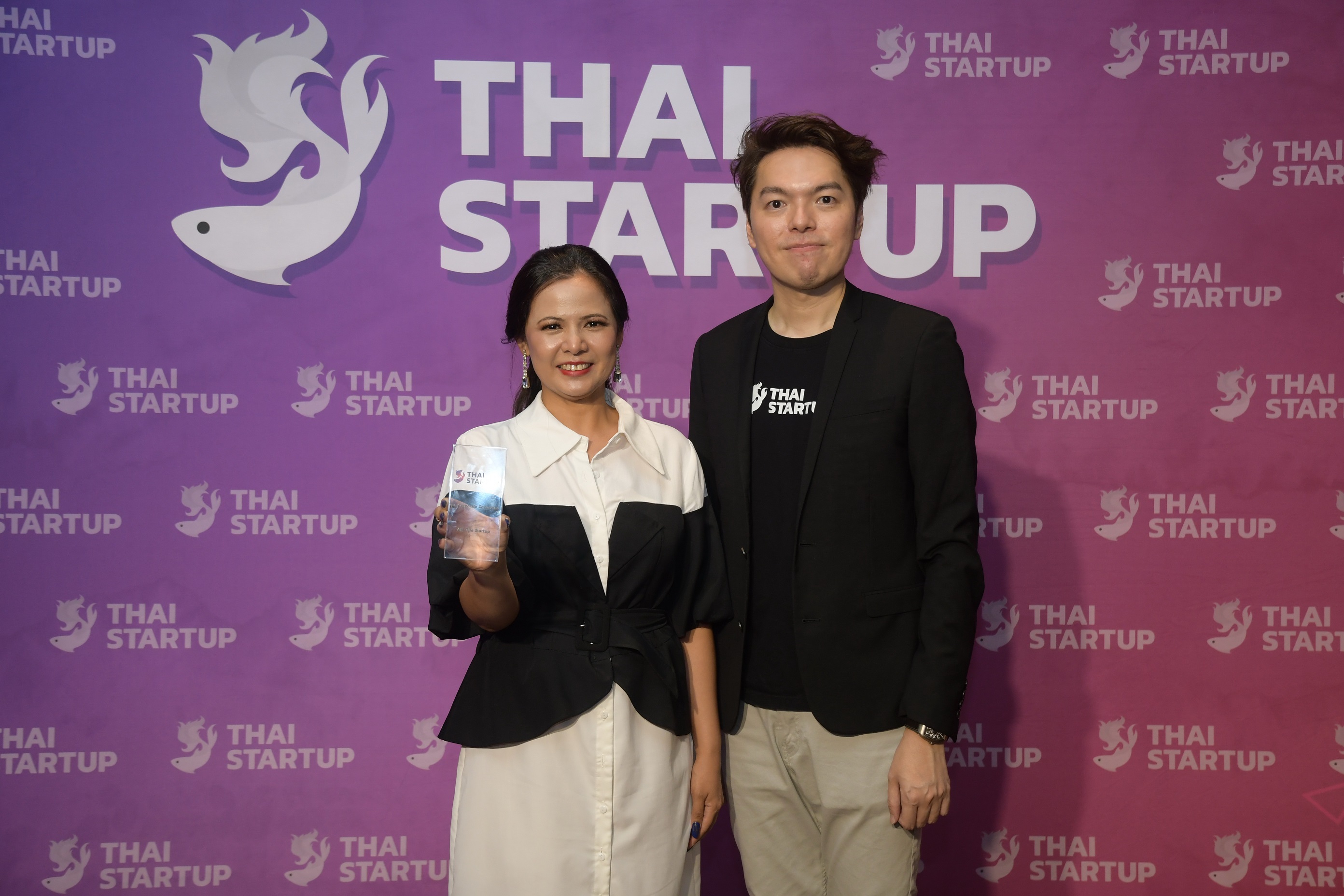AIS The StartUp คว้ารางวัล เพื่อนคู่คิดที่เคียงข้างผู้ประกอบการ “Friends of Maker Awards 2023” จากสมาคมฯ สตาร์ทอัพไทย สร้างการเติบโตร่วมกันแบบ Inclusive Growth   