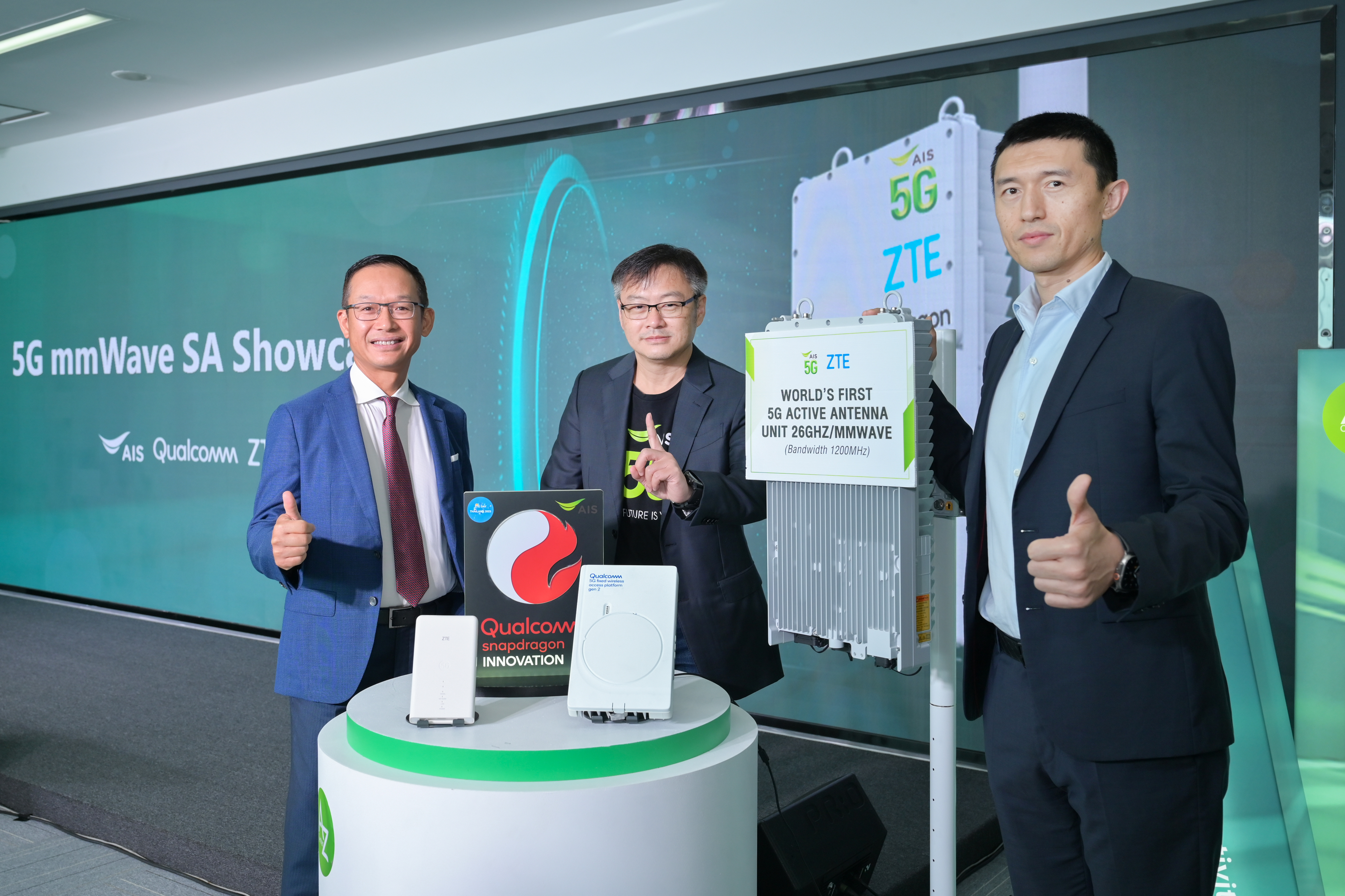 ความเร็วสุดทึ่ง!! AIS จับมือ ZTE และ Qualcomm เปิดตัว 5G mmWave SA ย่านความถี่ 26GHz ครั้งแรกในไทยและความจุ 1200 MHz แห่งเดียวในโลก