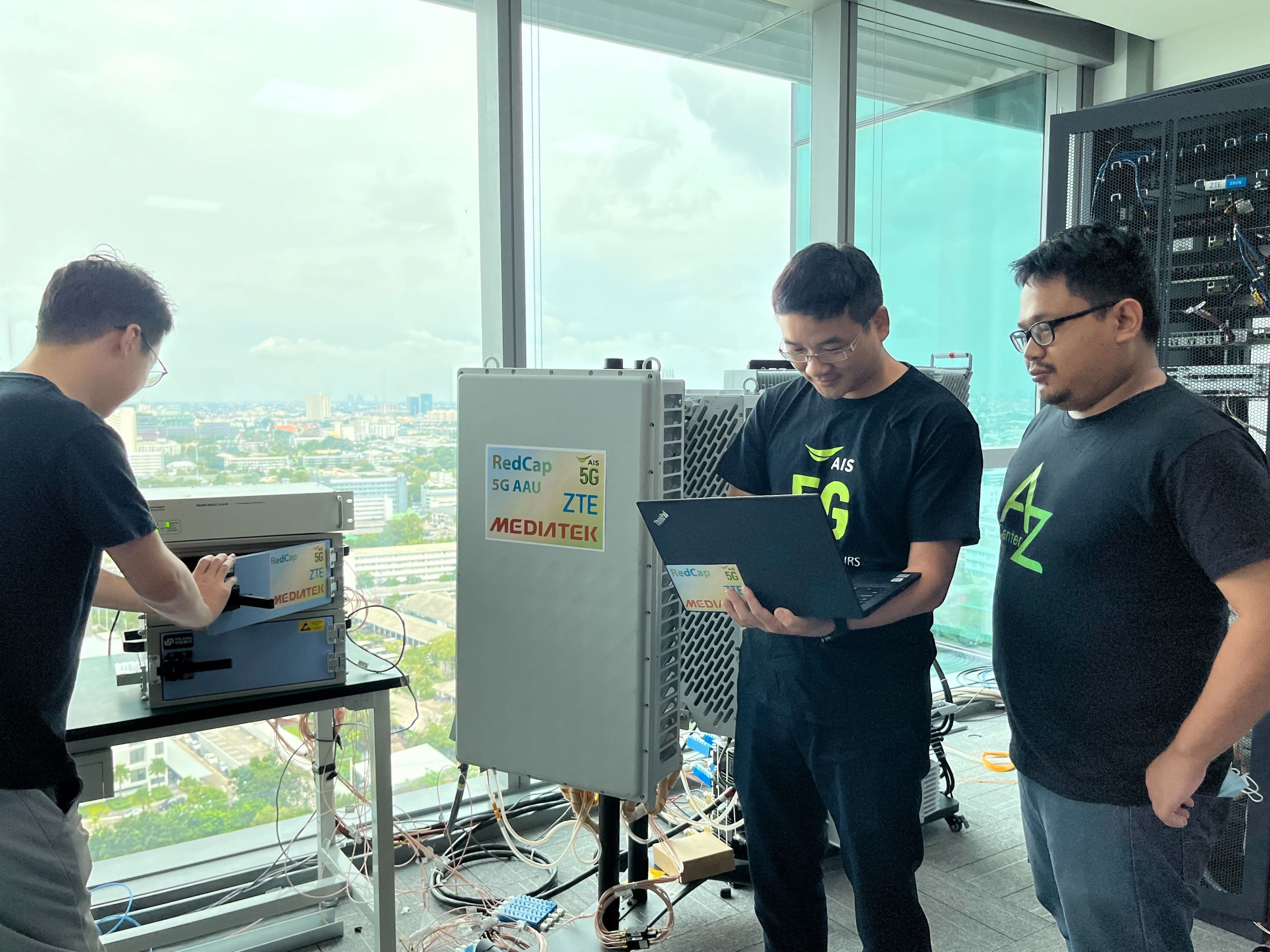 ดันวงการ IoT!! AIS - ZTE และ MediaTek ร่วมมือกันทดสอบเทคโนโลยีใหม่ 5G RedCap คลื่นความถี่ 2.6GHz สำเร็จเป็นครั้งแรกของเอเชียตะวันออกเฉียงใต้