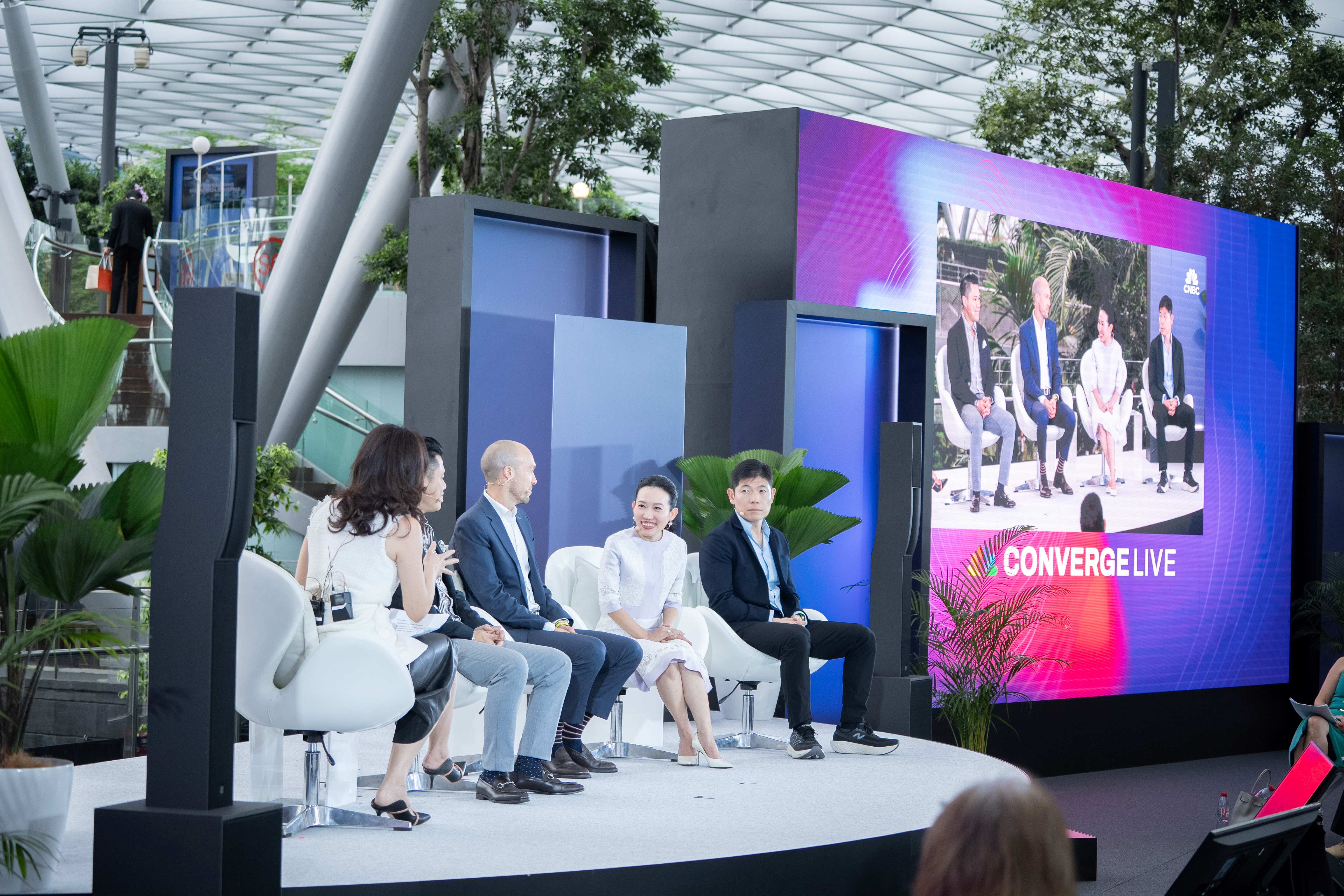 'ฐาปณี เตชะเจริญวิกุล' ซีอีโอหญิงแห่ง BJC ร่วมเสวนาบนเวทีระดับโลก CNBC Converge Live ถ่ายทอดมุมมองผู้นำรุ่นใหม่แห่งเอเชีย